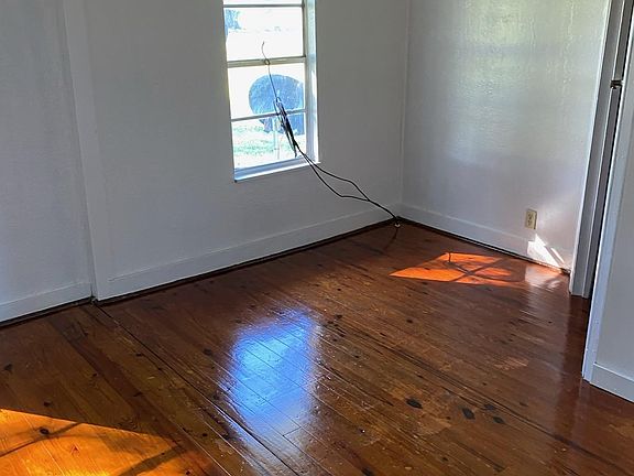 5th image of 2720 Leaning Oak Ln
