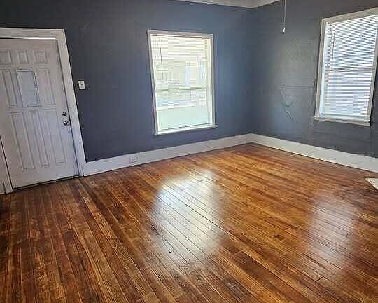 3rd image of 137 W 21ST Street