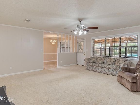 3rd image of 923 Japonica Ln