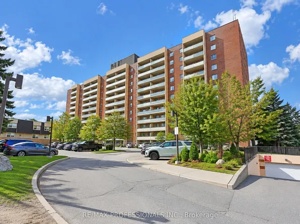 31 Four Winds Dr #701, Toronto, ON M3J 1K9