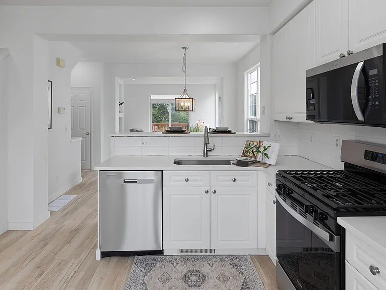 3938 SW 182nd Pl — Photo 17