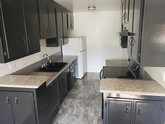 3rd image of 134 N Clark Dr #105