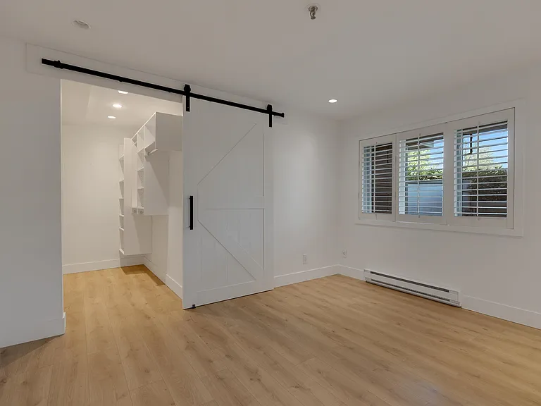 1100 W 6th Ave #E2 — Photo 11
