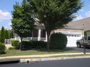 496 Crossfields Ln, Somerset, NJ 08873