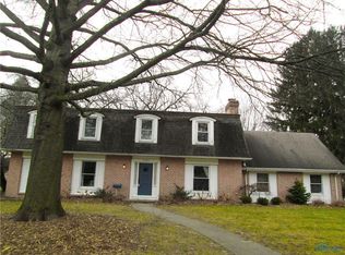 2907 Hardale Blvd, Ottawa Hills, OH 43606