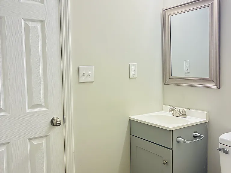 407 Gardner St — Photo 23