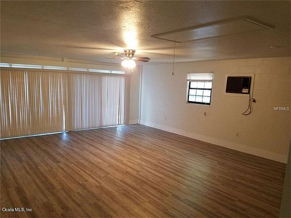 5th image of 212 Marion Oaks Trl