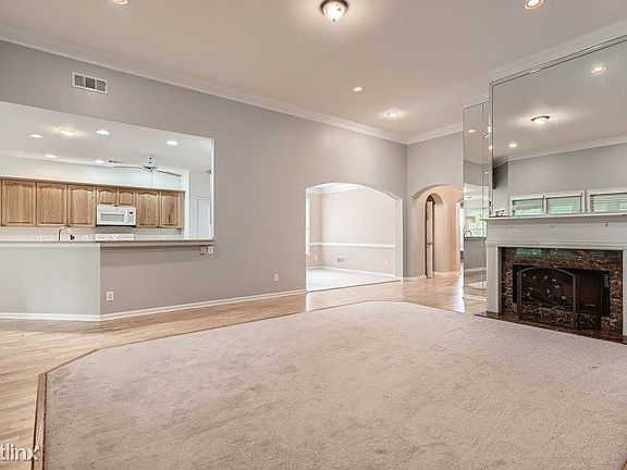 5th image of 3087 Ashland Cir