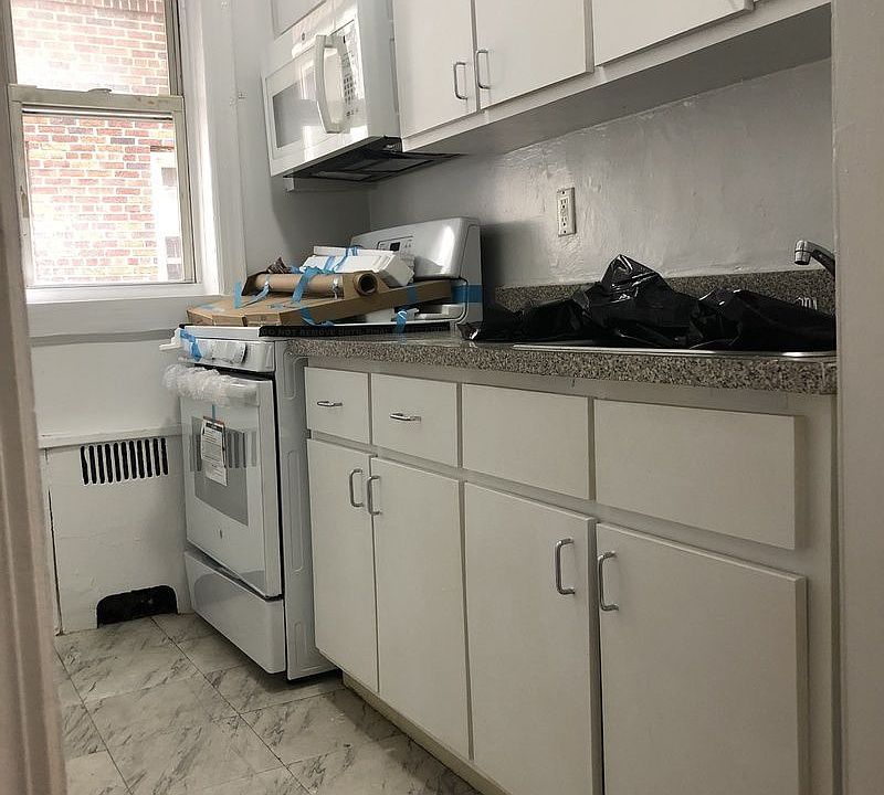 2nd image of 180 E 18th St APT 3D