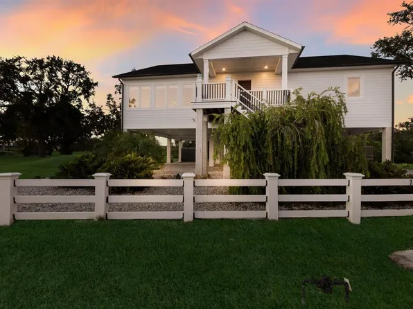 1610 Bayshore Dr, Terra Ceia, FL 34250