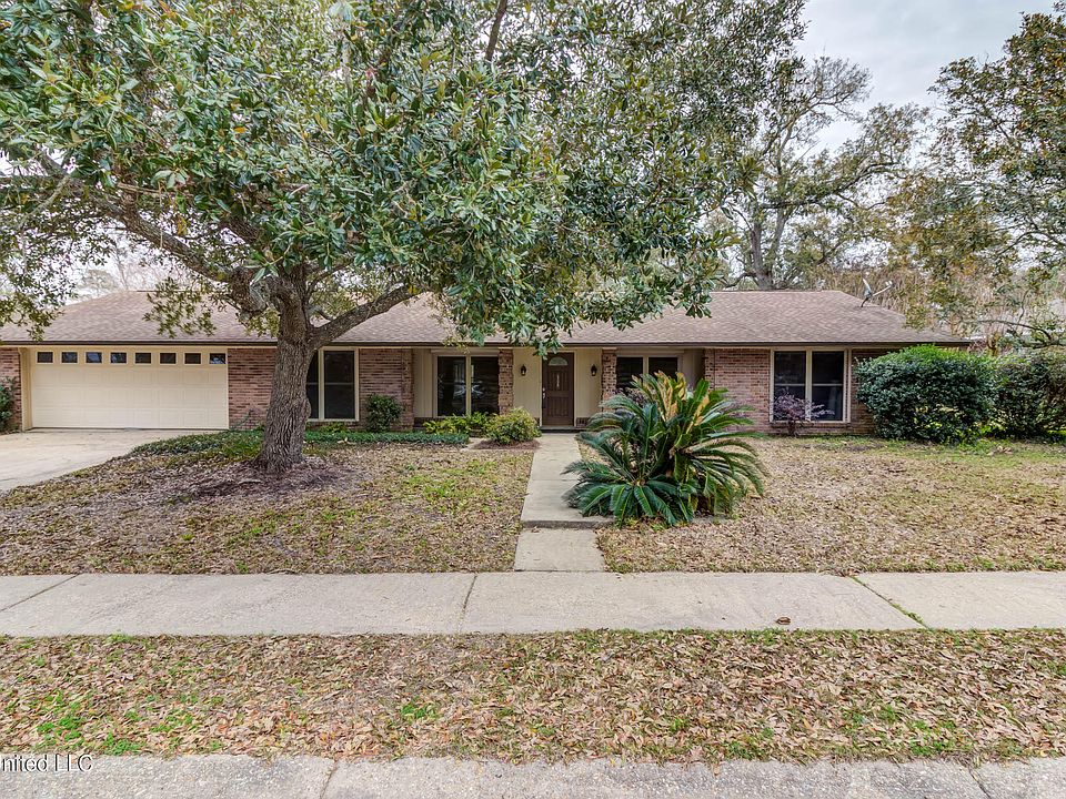 1st image of 530 Mockingbird Dr