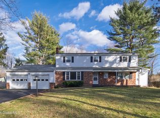 3 S Barney Rd, Clifton Park, NY 12065