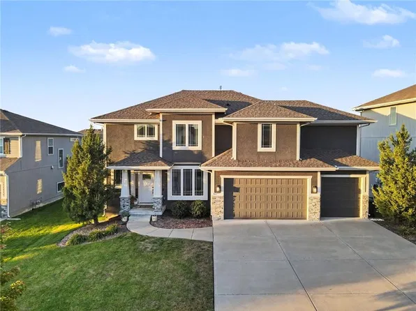 16046 W 172nd Ter, Olathe, KS 66062
