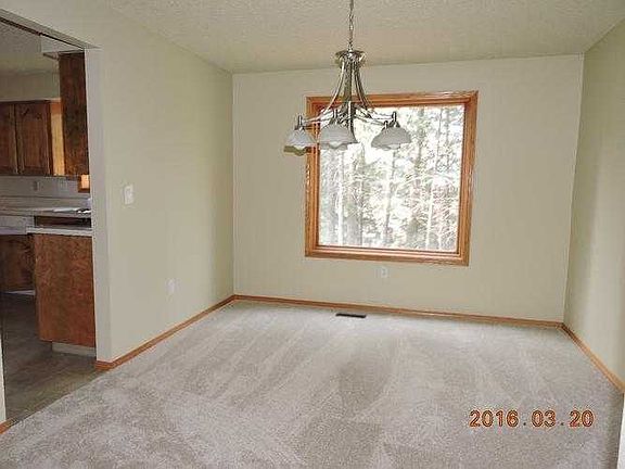 FROMAL DINING ROOM NEXT TO KITCHEN ACCESS