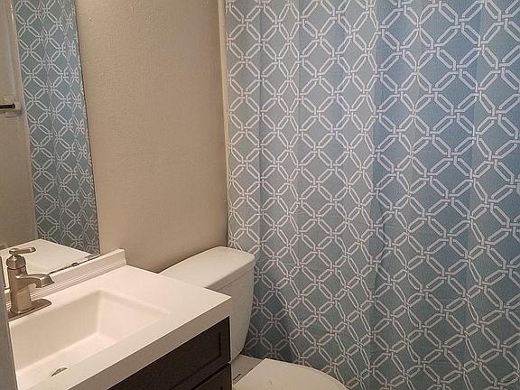 5th image of 543 Floral Dr