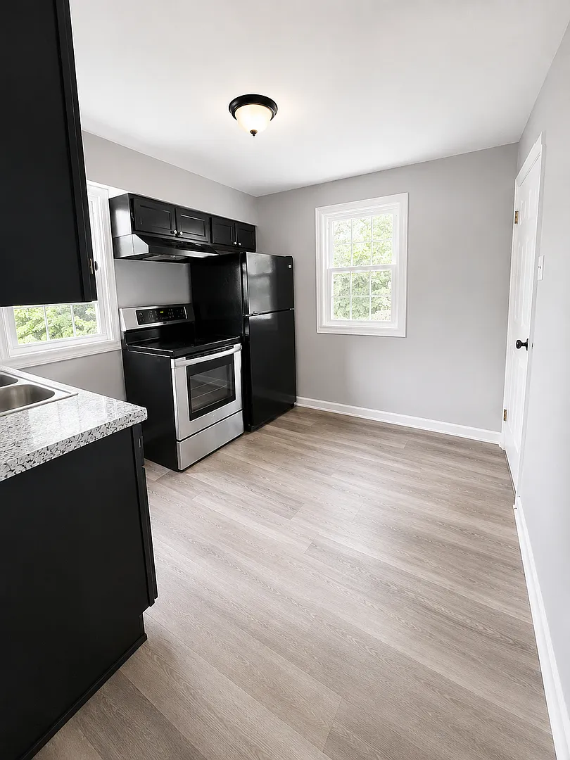 Renovated 2BR Home with Off-Street Parking Section 8 Welcome! — Photo 4
