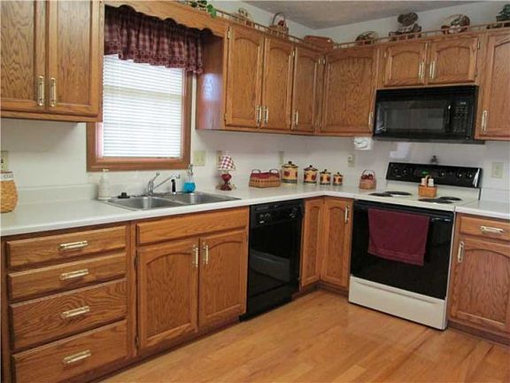 4th image of 1037 Woodridge #23