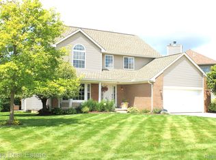 1100 Brookside Ct, Oxford, MI 48371