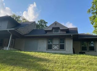 1020 E 15th St, Davenport, IA 52803