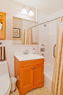 Sold by R New York | media 2