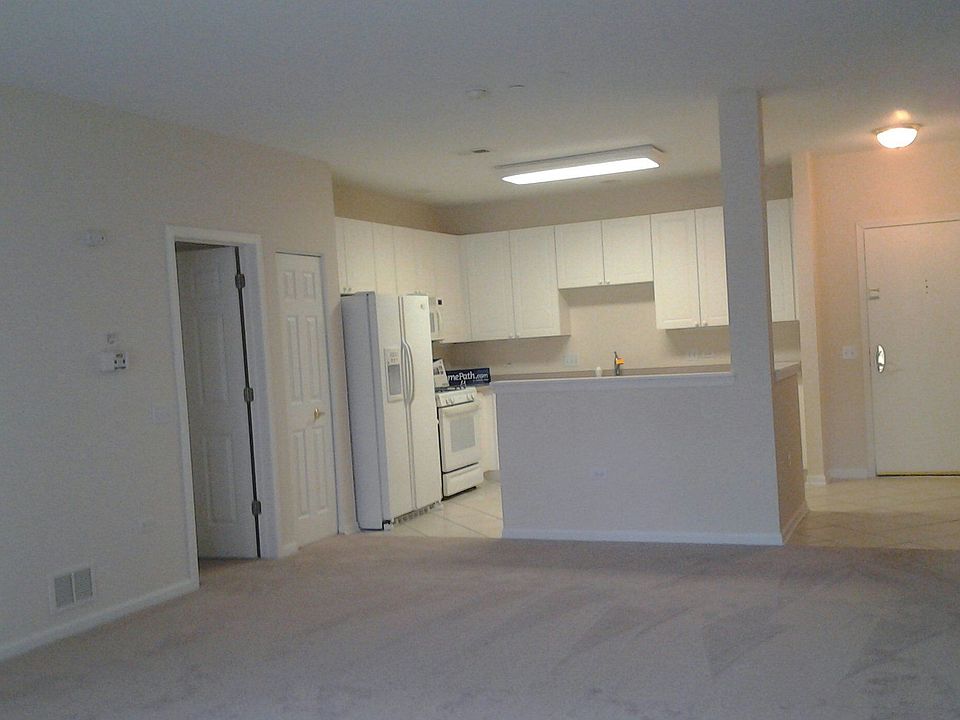 2nd image of 660 McHenry Rd APT 102