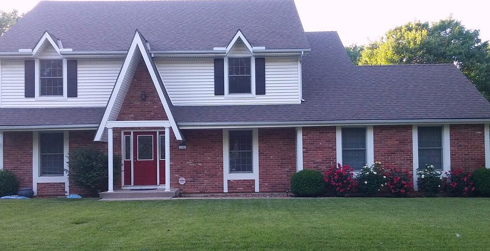 1st image of 1101 NW Forest Dr