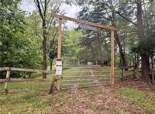 7438 Stone Lick Rd, Gay, WV 25244