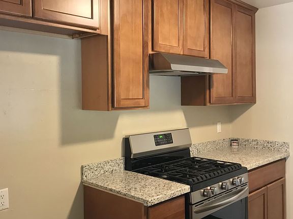 5th image of 1861 N Hunter St