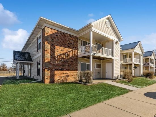2156 NW 156th St Unit 12, Clive, IA 50325