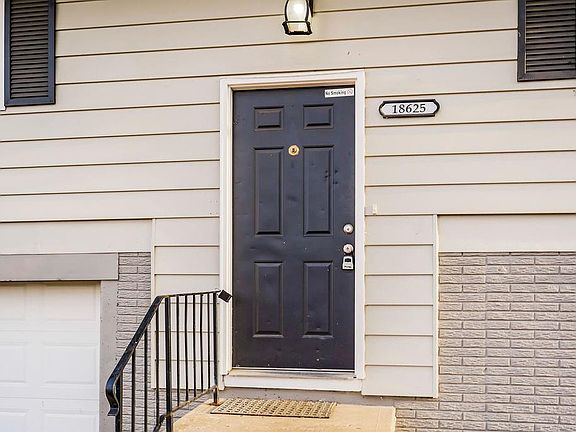 2nd image of 18625 E Arrowhead Ln