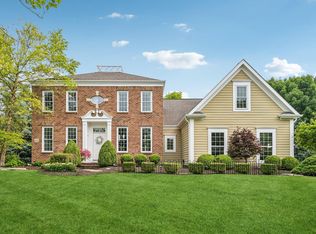 6150 Heritage Lakes Dr, Hilliard, OH 43026