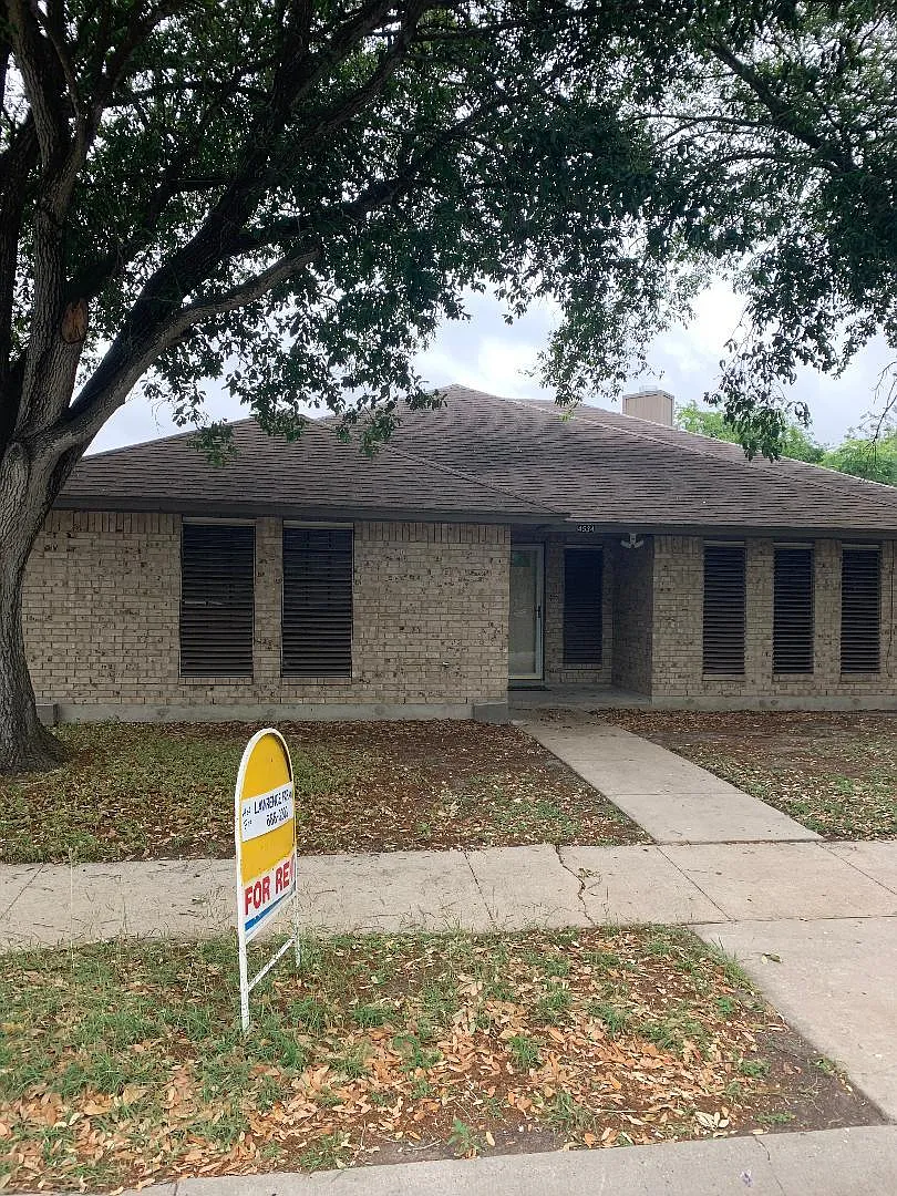 3 bed, 2016 sqft, $1,995 — Photo 2