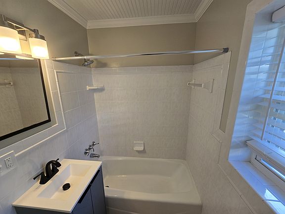 5th image of 4045 Bunnell Dr