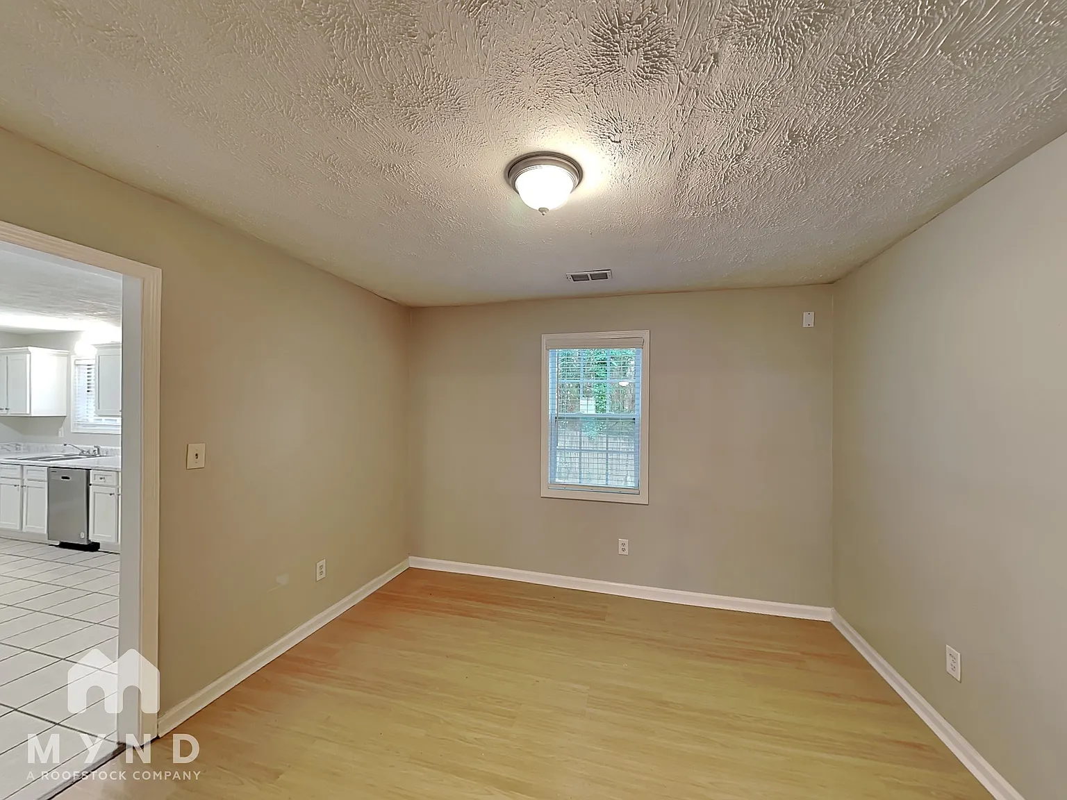 3 bed, 2.5 bath, 1570 sqft, $1,735 — Photo 4
