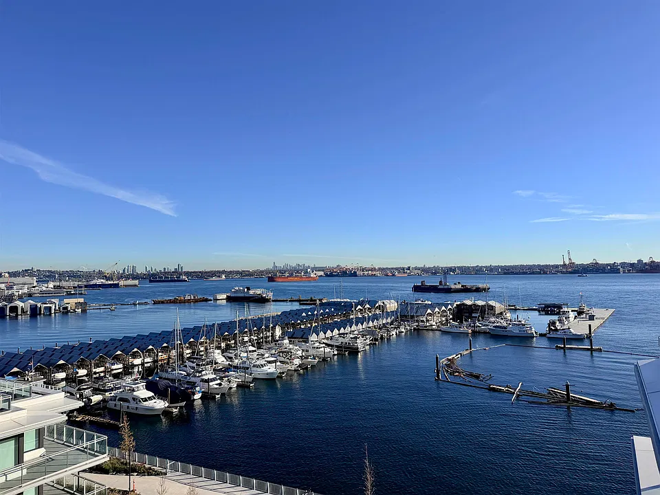 785 Harbour Ave #304