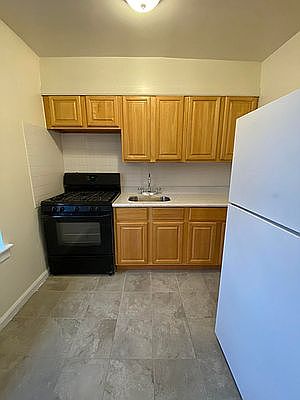 5th image of 303 Bay 17 St #C22