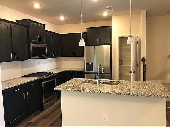 3rd image of 614 Bucknell Way