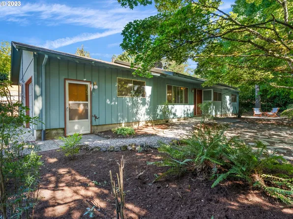 6420 Caldwell Rd, Gladstone, OR 97027