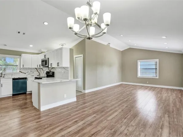 8204 SW 12th St #1, Pompano Beach, FL 33068
