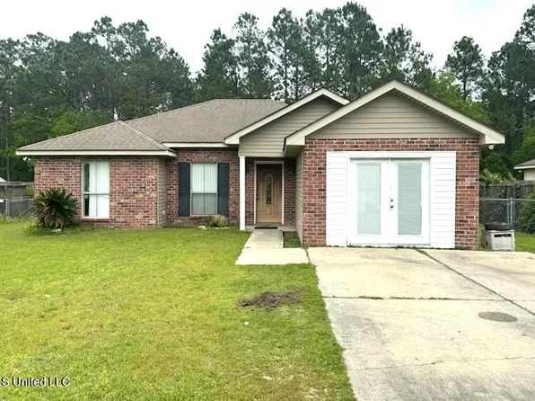 630 Edna St, Waveland, MS 39576