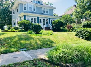 203 S Division St, Mahomet, IL 61853