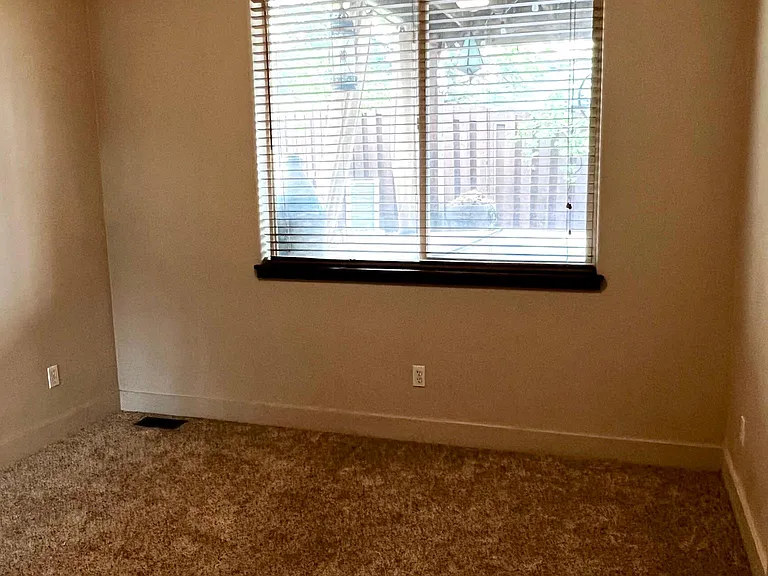 6629 Trout Creek Ct — Photo 18