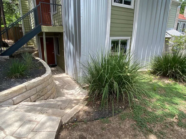 3601 Menchaca Rd #110, Austin, TX 78704