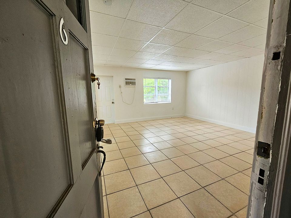 1st image of 300 NE 4th St