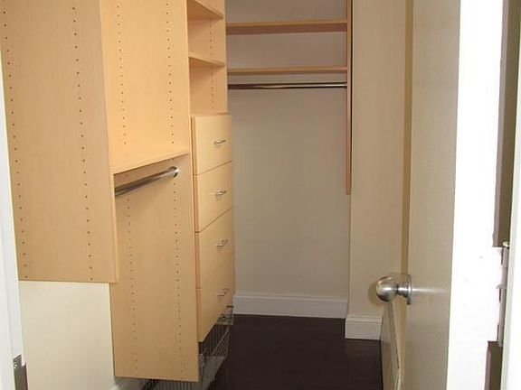 4th image of 55 E 77th St