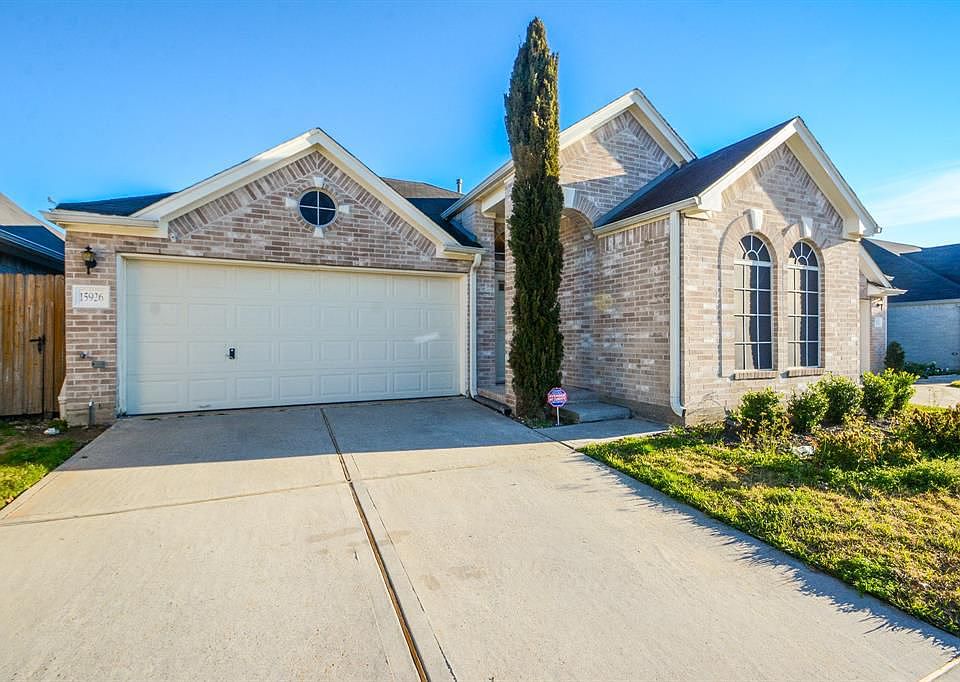 1st image of 15926 Pleasant Green Cir