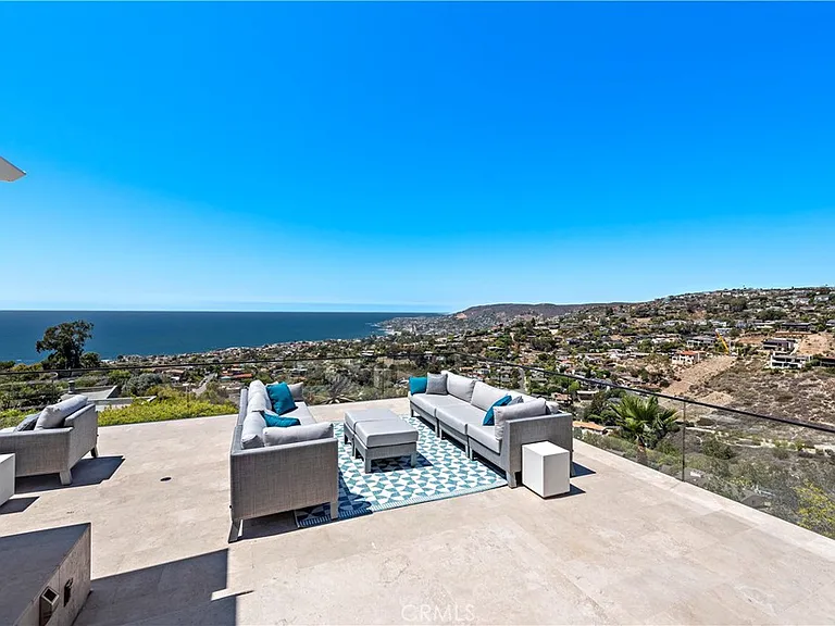 940 Summit Dr — Photo 33
