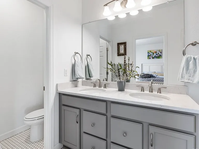 603 S Pitkin Ct — Photo 9