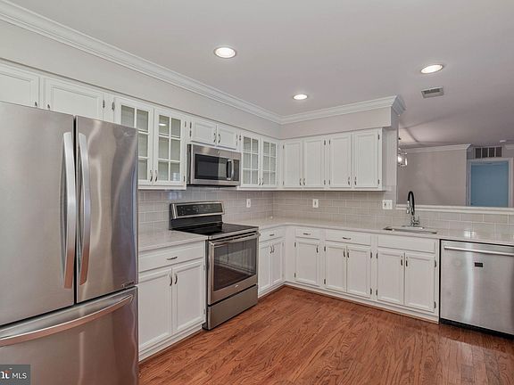 5th image of 7512 Ashby Ln Unit A