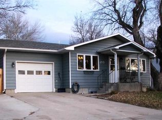 215 N 4th St, Douglas, WY 82633